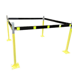 Post - Galvanized steel - Adjustable from 42" to 60" - Yellow coated paint - Installation plate 8x8 - 2x2x42 to 60 - STANDARD IZ